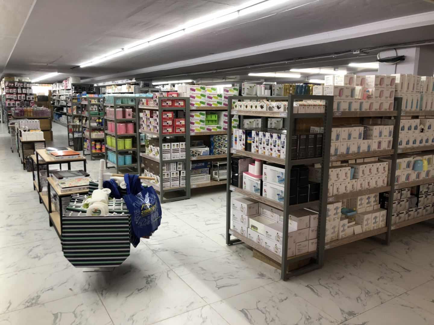 Hardwarehouse - Supermarket Rack