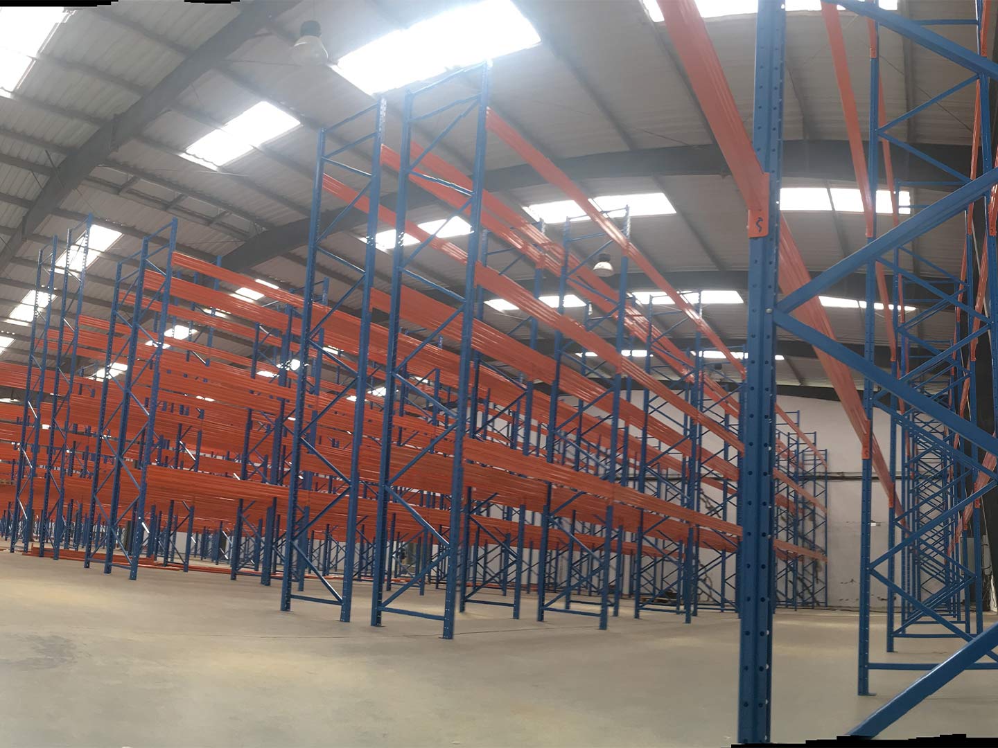 Senico - Heavy Duty Rack