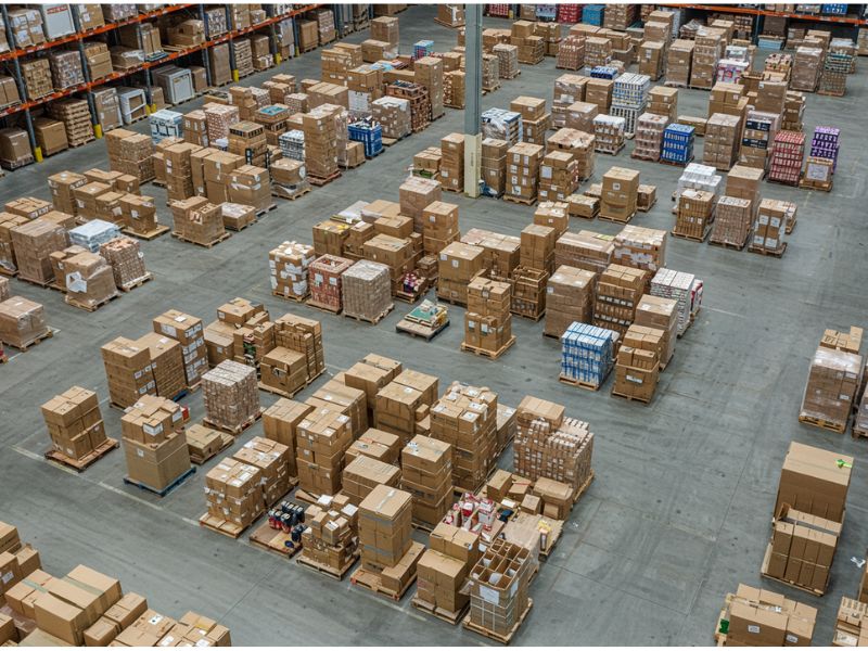 floor stacking rack vs pallet racking